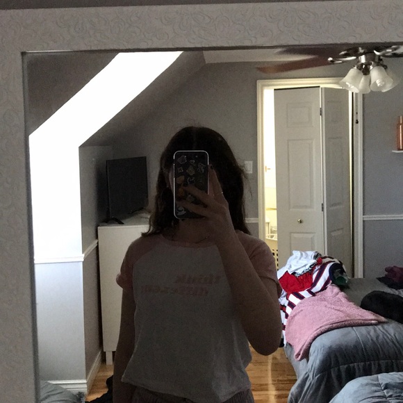 Pink and white ("think different") crop top - Picture 3 of 3